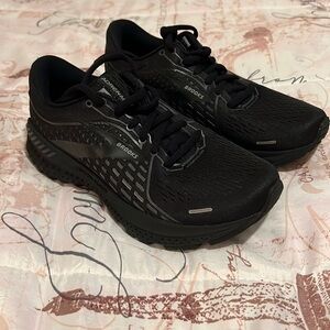 Brooks Sneakers Adrenaline GTS 21 size 5.5